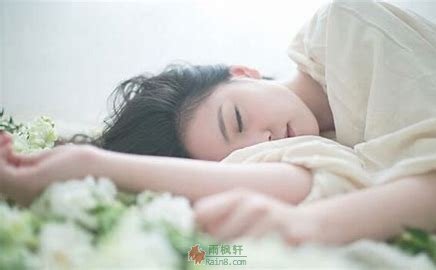 迟来的牵手